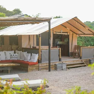 https://cabane-ayana.fr-provencehotel.com
