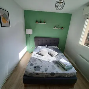 https://appartement-2-personnes-lyon-sans-souci.hotels-rhonealpes.com